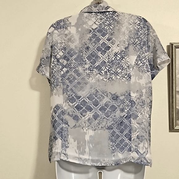 3/$20 Alfred Dunner Top - Picture 2 of 7